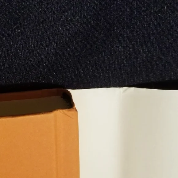 VGUC A Hiss Before Dying Mrs. Murphy mystery hardcover - Picture 11 of 11